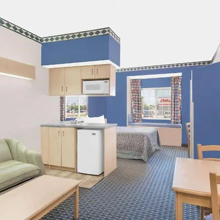 Days Inn & Suites By Wyndham Hutchinson Exterior foto