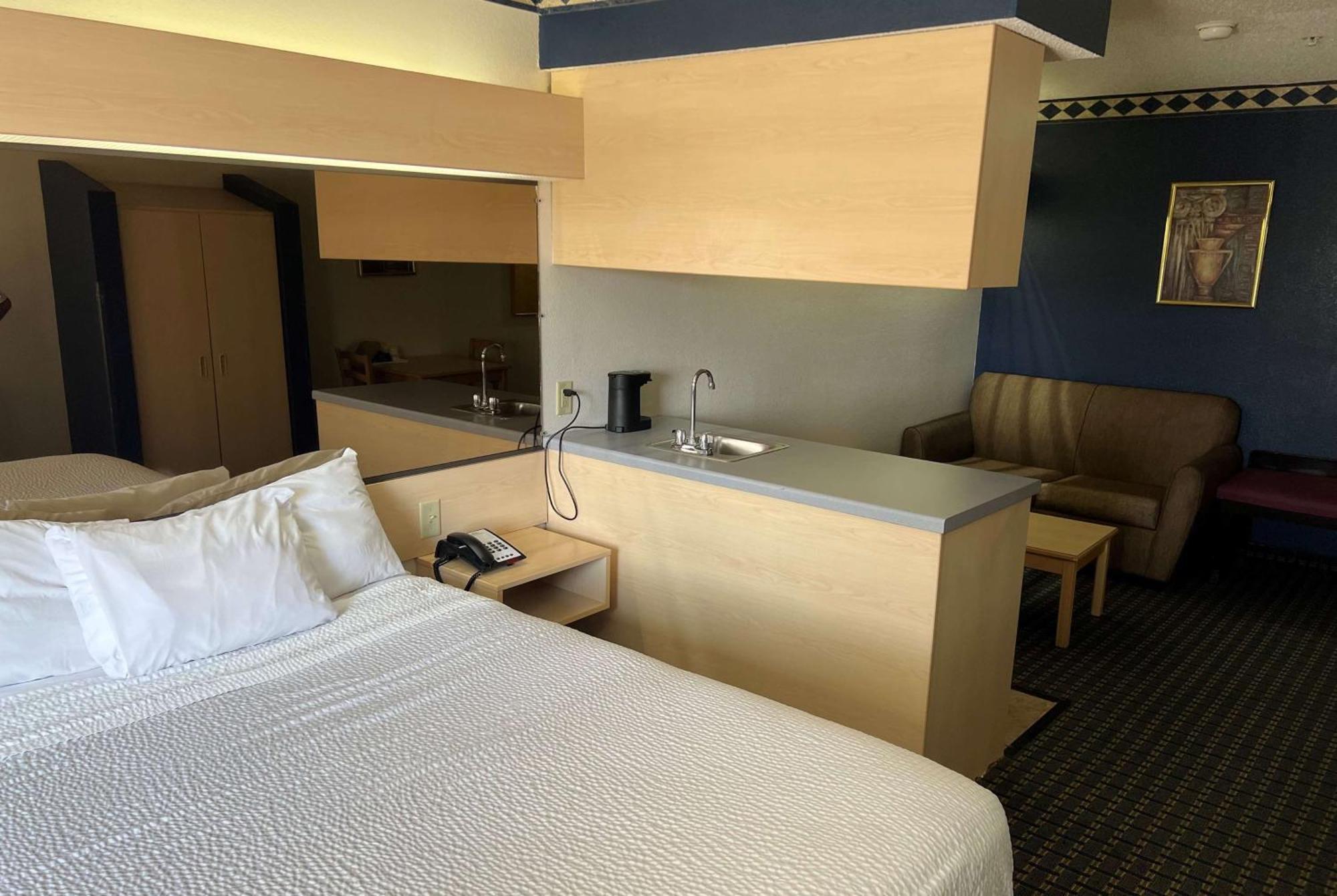 Hotel Days & By Wyndham 2*